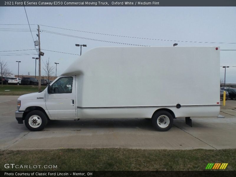 Oxford White / Medium Flint 2021 Ford E Series Cutaway E350 Commercial Moving Truck