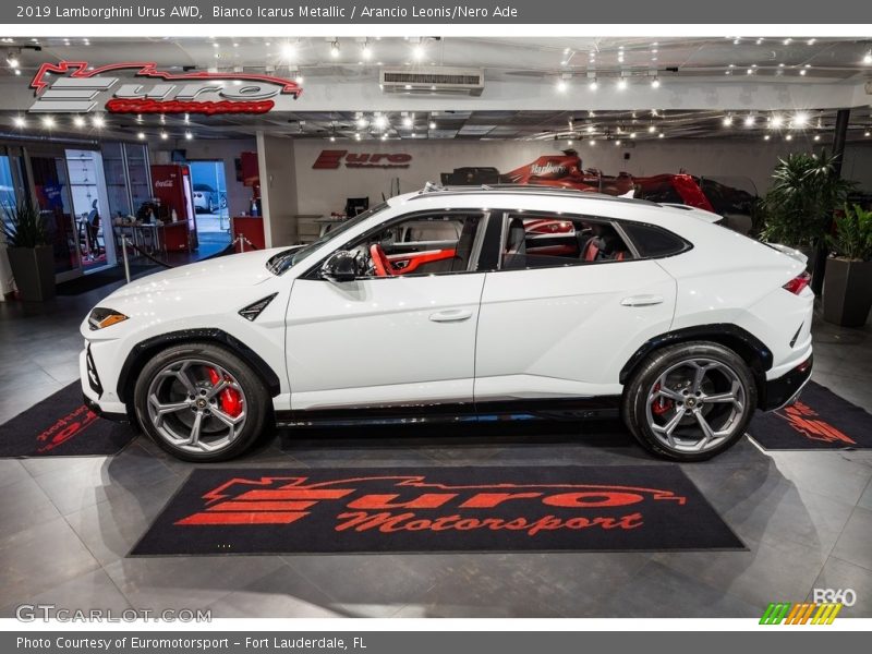 Bianco Icarus Metallic / Arancio Leonis/Nero Ade 2019 Lamborghini Urus AWD