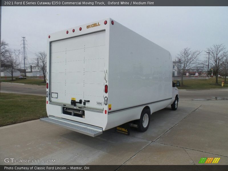 Oxford White / Medium Flint 2021 Ford E Series Cutaway E350 Commercial Moving Truck