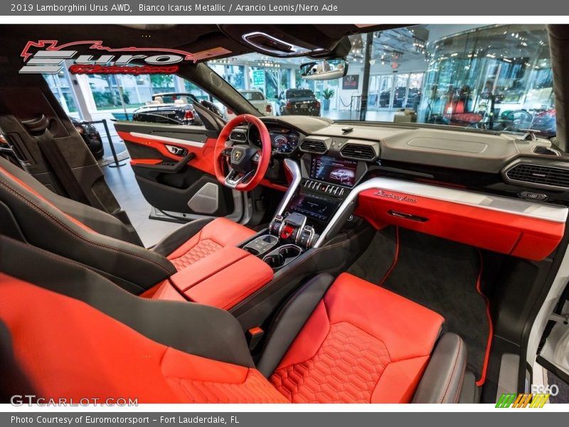 Bianco Icarus Metallic / Arancio Leonis/Nero Ade 2019 Lamborghini Urus AWD