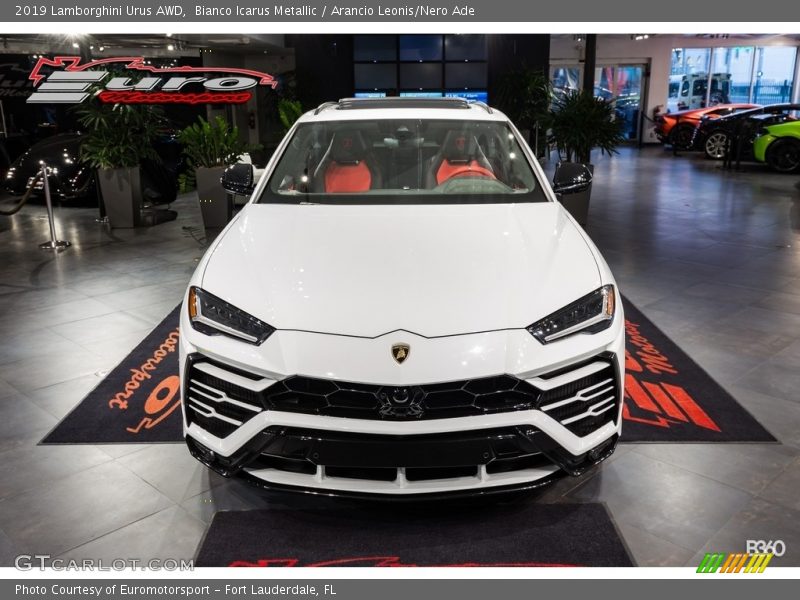 Bianco Icarus Metallic / Arancio Leonis/Nero Ade 2019 Lamborghini Urus AWD