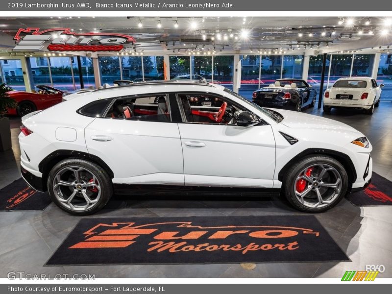 Bianco Icarus Metallic / Arancio Leonis/Nero Ade 2019 Lamborghini Urus AWD