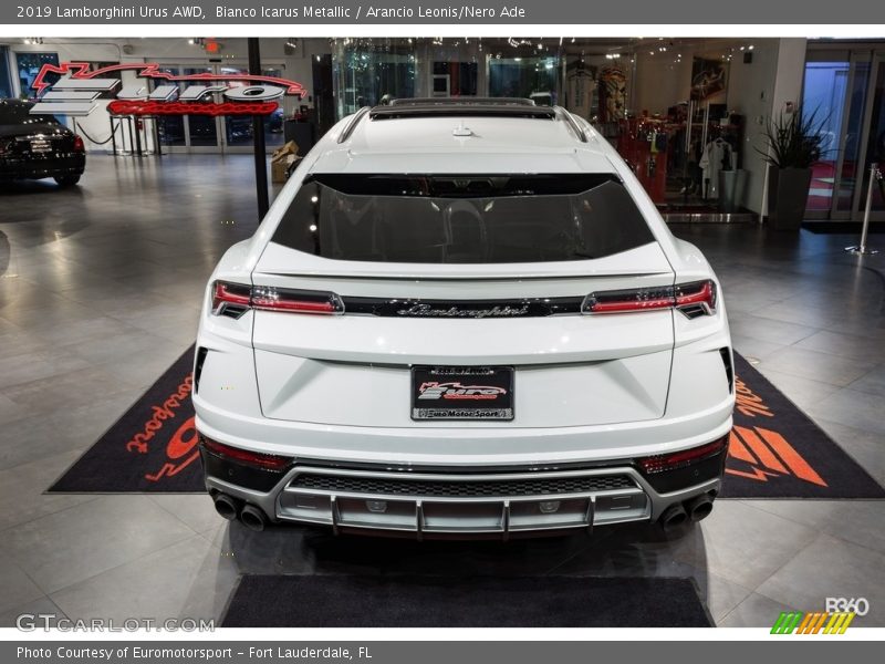 Bianco Icarus Metallic / Arancio Leonis/Nero Ade 2019 Lamborghini Urus AWD
