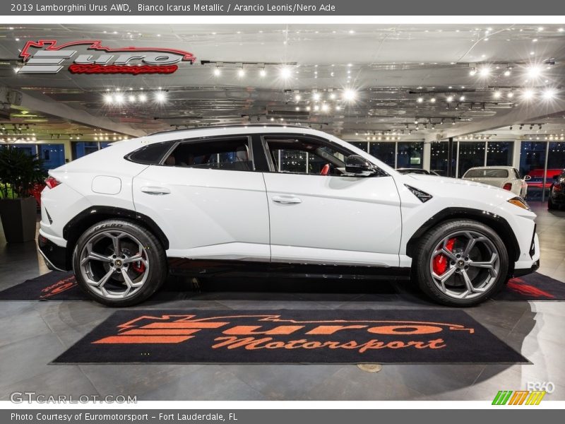 Bianco Icarus Metallic / Arancio Leonis/Nero Ade 2019 Lamborghini Urus AWD