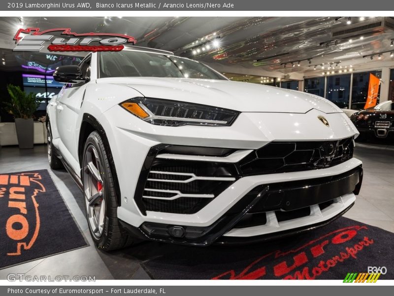 Bianco Icarus Metallic / Arancio Leonis/Nero Ade 2019 Lamborghini Urus AWD