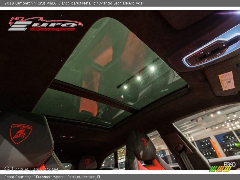 Bianco Icarus Metallic / Arancio Leonis/Nero Ade 2019 Lamborghini Urus AWD