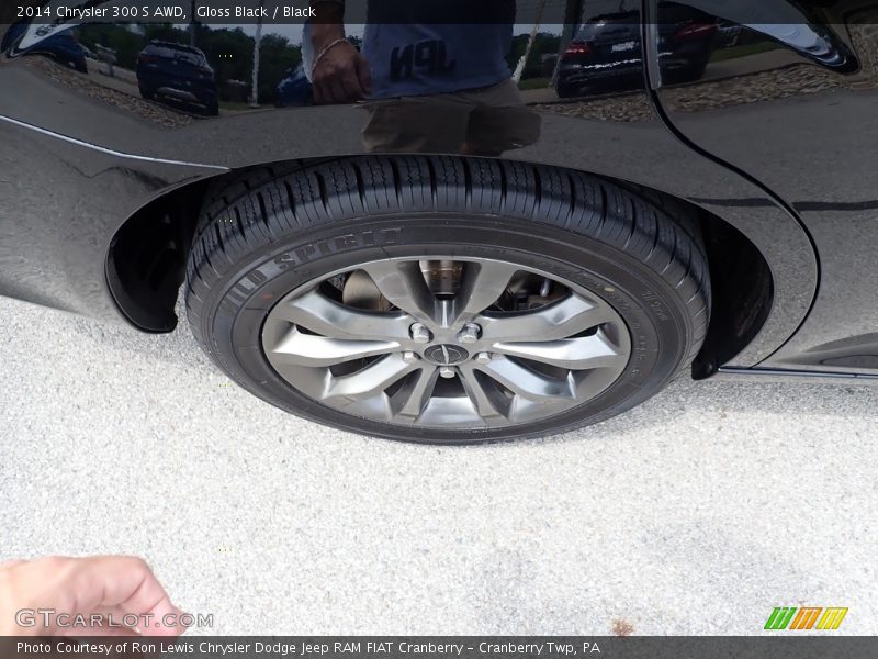 Gloss Black / Black 2014 Chrysler 300 S AWD