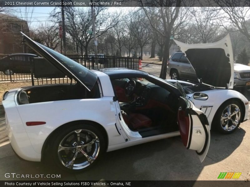 Arctic White / Red 2011 Chevrolet Corvette Grand Sport Coupe