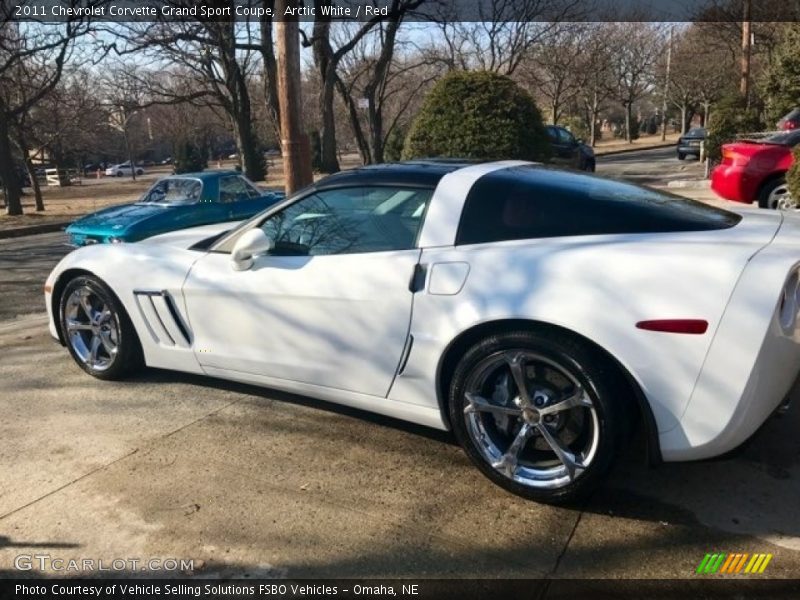 Arctic White / Red 2011 Chevrolet Corvette Grand Sport Coupe
