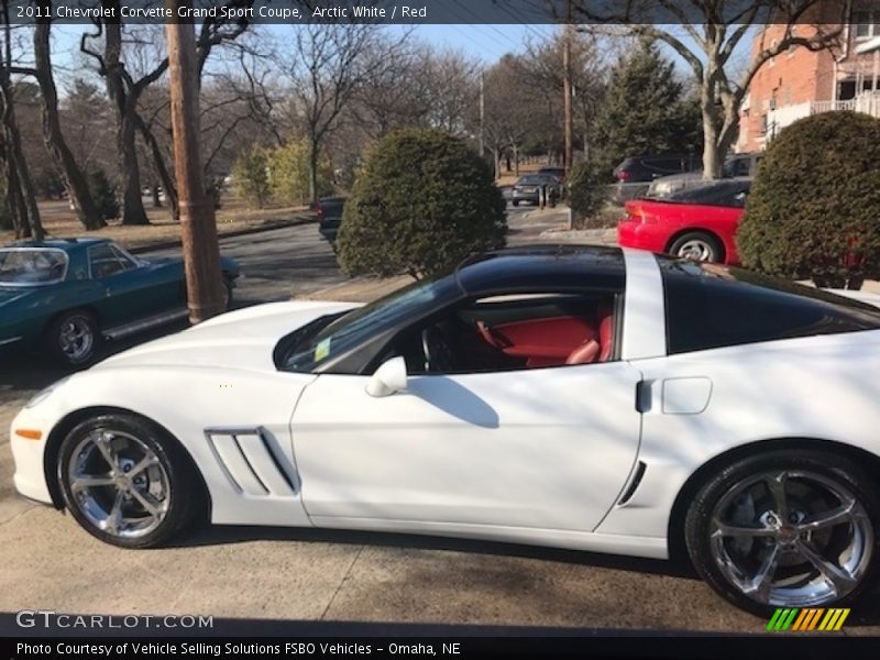 Arctic White / Red 2011 Chevrolet Corvette Grand Sport Coupe
