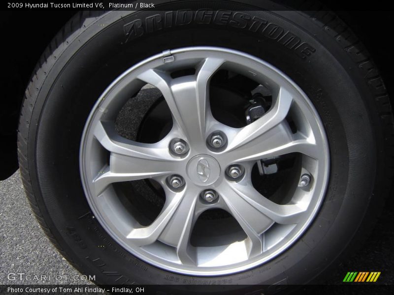 Platinum / Black 2009 Hyundai Tucson Limited V6