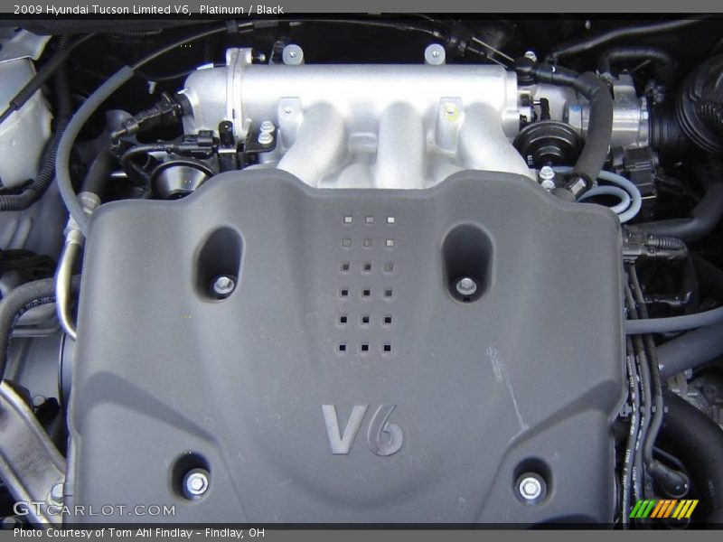 Platinum / Black 2009 Hyundai Tucson Limited V6