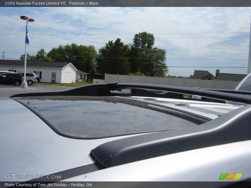 Platinum / Black 2009 Hyundai Tucson Limited V6