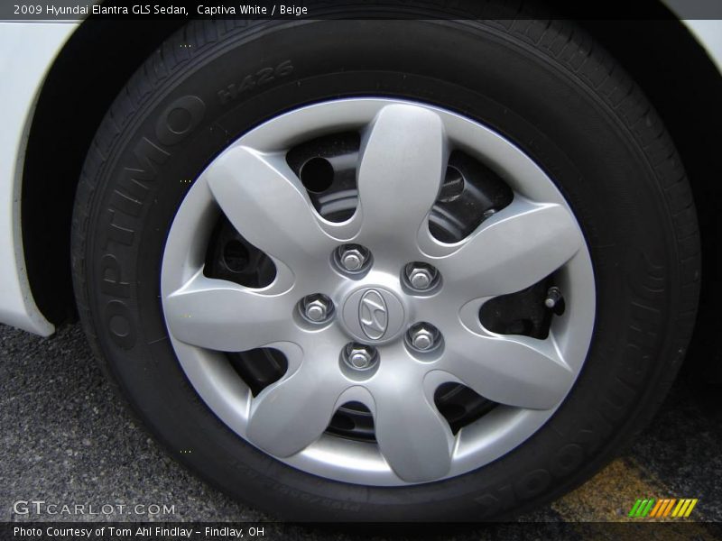 Captiva White / Beige 2009 Hyundai Elantra GLS Sedan