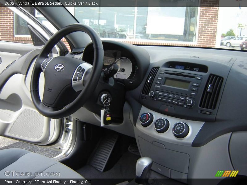 Quicksilver / Black 2009 Hyundai Elantra SE Sedan