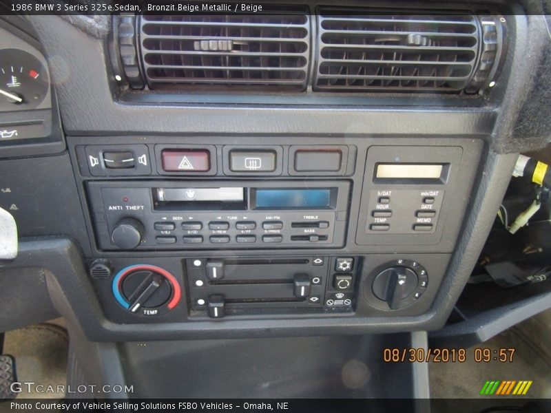 Controls of 1986 3 Series 325e Sedan