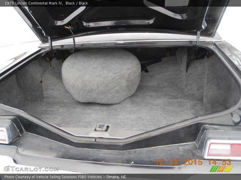  1976 Continental Mark IV Trunk