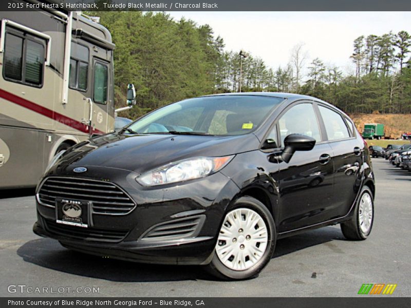 Front 3/4 View of 2015 Fiesta S Hatchback