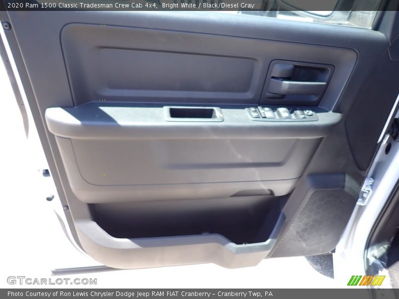 Bright White / Black/Diesel Gray 2020 Ram 1500 Classic Tradesman Crew Cab 4x4