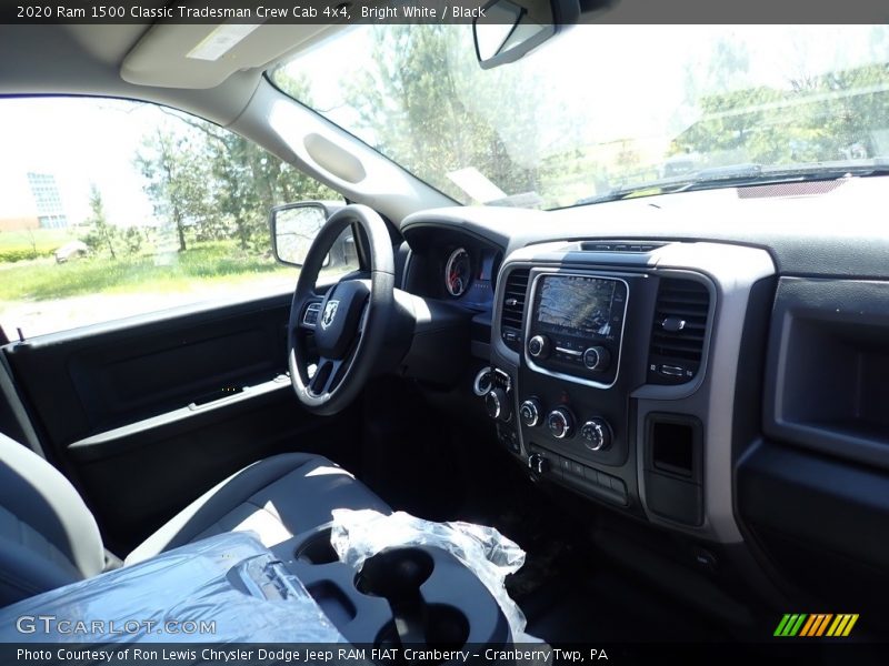 Bright White / Black 2020 Ram 1500 Classic Tradesman Crew Cab 4x4