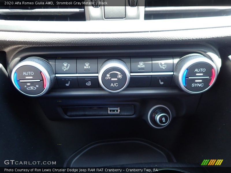 Stromboli Gray Metallic / Black 2020 Alfa Romeo Giulia AWD