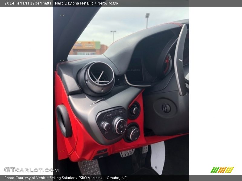 Controls of 2014 F12berlinetta 