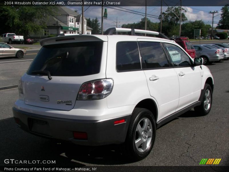 Diamond White Pearl / Charcoal 2004 Mitsubishi Outlander XLS AWD