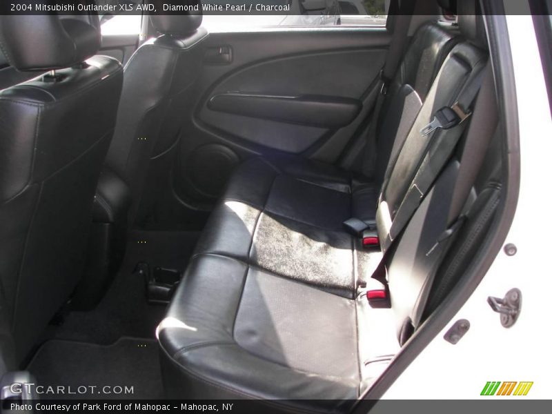 Diamond White Pearl / Charcoal 2004 Mitsubishi Outlander XLS AWD