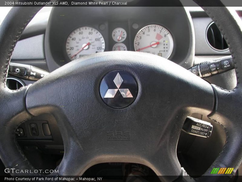 Diamond White Pearl / Charcoal 2004 Mitsubishi Outlander XLS AWD