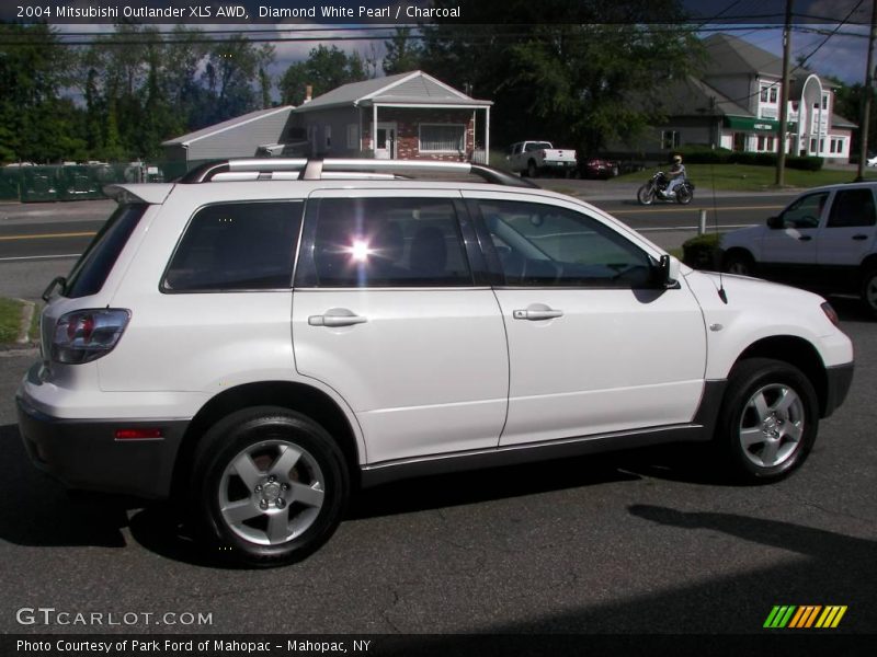Diamond White Pearl / Charcoal 2004 Mitsubishi Outlander XLS AWD
