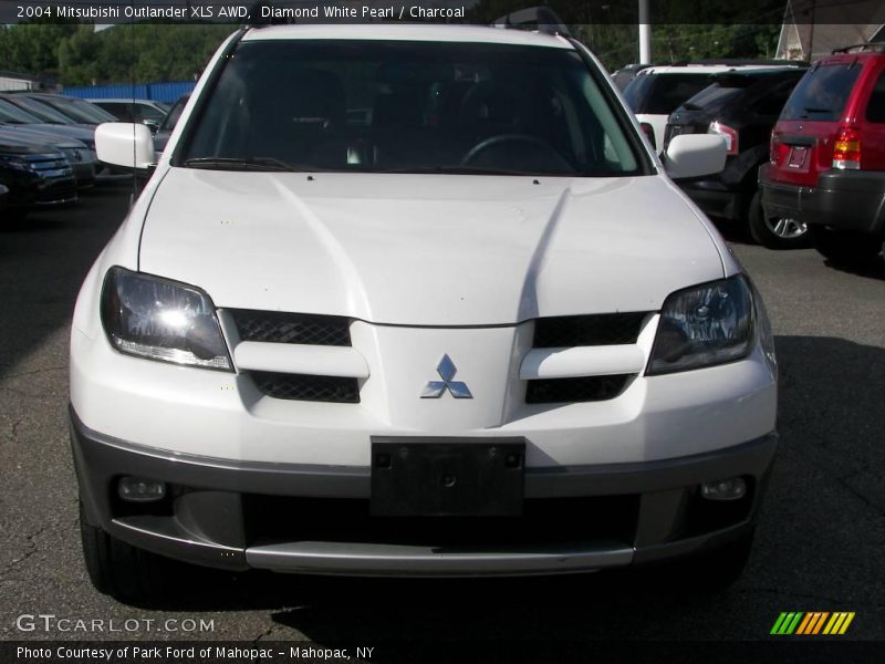Diamond White Pearl / Charcoal 2004 Mitsubishi Outlander XLS AWD