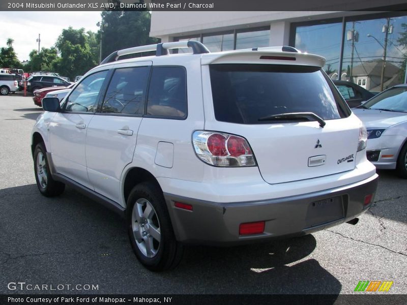 Diamond White Pearl / Charcoal 2004 Mitsubishi Outlander XLS AWD
