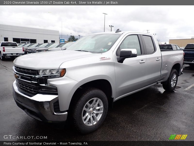 Front 3/4 View of 2020 Silverado 1500 LT Double Cab 4x4