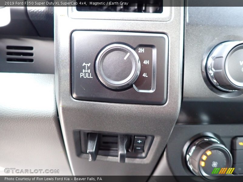 Magnetic / Earth Gray 2019 Ford F350 Super Duty XL SuperCab 4x4