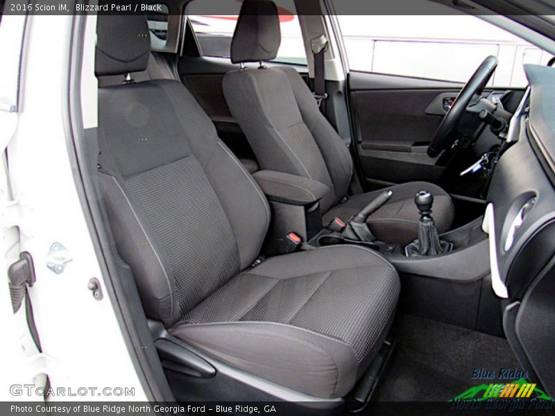 Blizzard Pearl / Black 2016 Scion iM