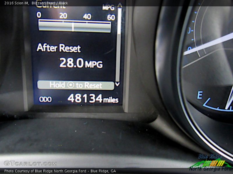 Blizzard Pearl / Black 2016 Scion iM