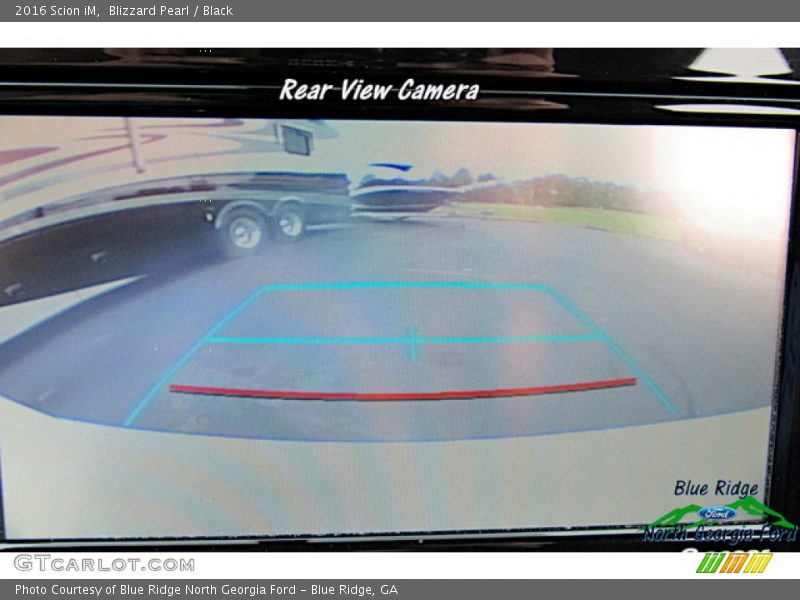 Blizzard Pearl / Black 2016 Scion iM