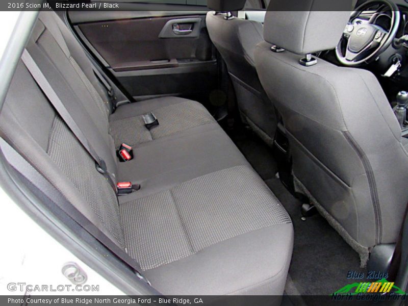 Blizzard Pearl / Black 2016 Scion iM