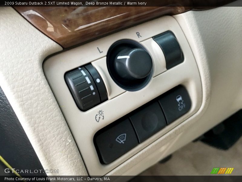 Controls of 2009 Outback 2.5XT Limited Wagon