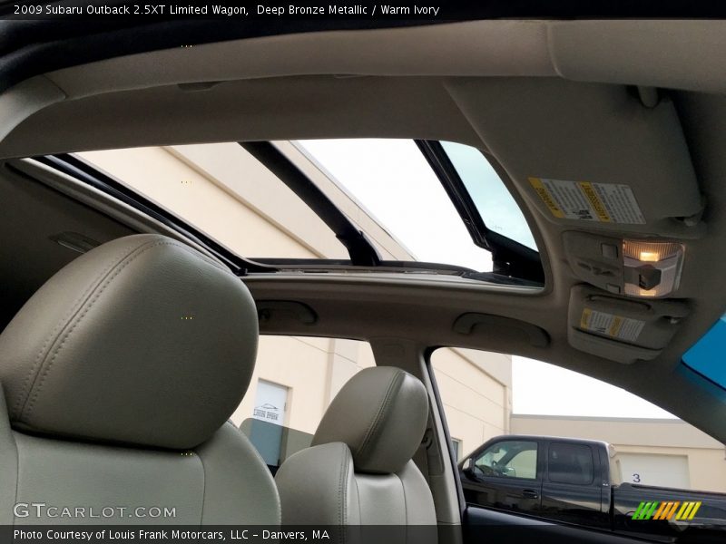 Sunroof of 2009 Outback 2.5XT Limited Wagon