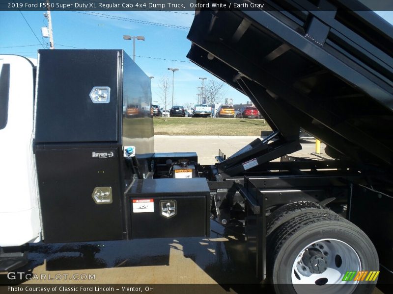 Oxford White / Earth Gray 2019 Ford F550 Super Duty XL Regular Cab 4x4 Dump Truck
