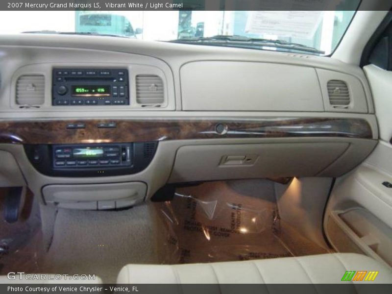 Vibrant White / Light Camel 2007 Mercury Grand Marquis LS