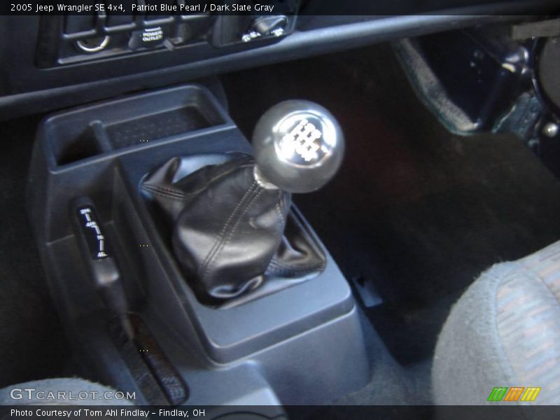 Patriot Blue Pearl / Dark Slate Gray 2005 Jeep Wrangler SE 4x4