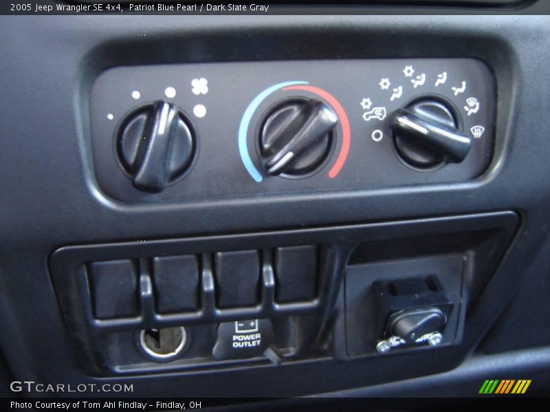 Patriot Blue Pearl / Dark Slate Gray 2005 Jeep Wrangler SE 4x4
