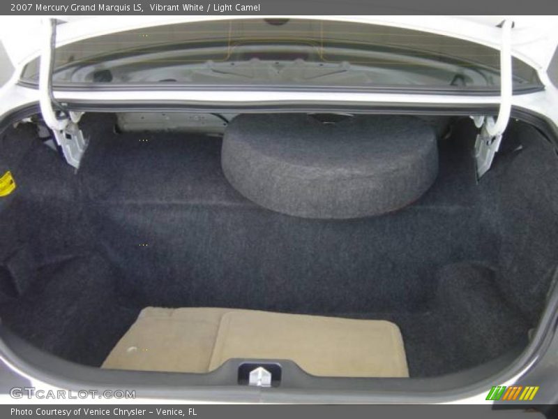 Vibrant White / Light Camel 2007 Mercury Grand Marquis LS