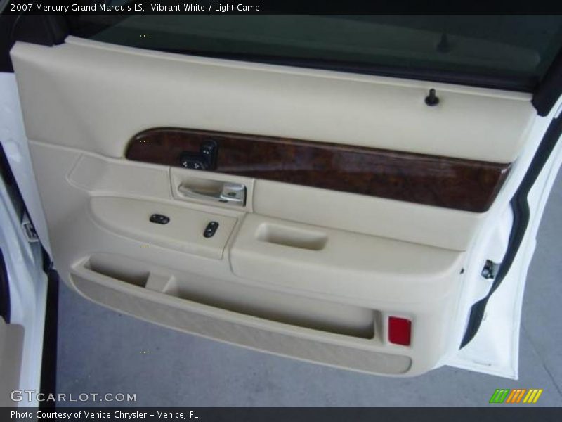 Vibrant White / Light Camel 2007 Mercury Grand Marquis LS