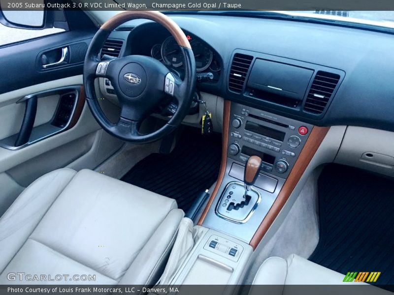 Dashboard of 2005 Outback 3.0 R VDC Limited Wagon