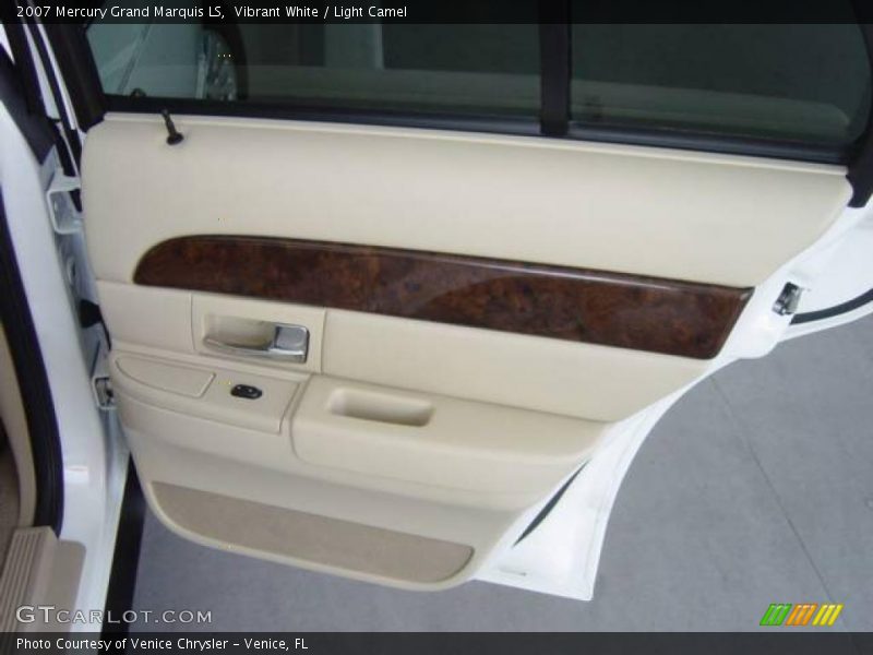 Vibrant White / Light Camel 2007 Mercury Grand Marquis LS