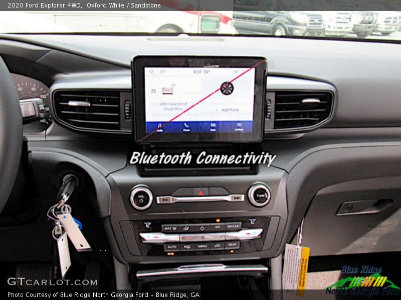 Oxford White / Sandstone 2020 Ford Explorer 4WD