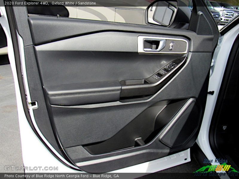 Oxford White / Sandstone 2020 Ford Explorer 4WD